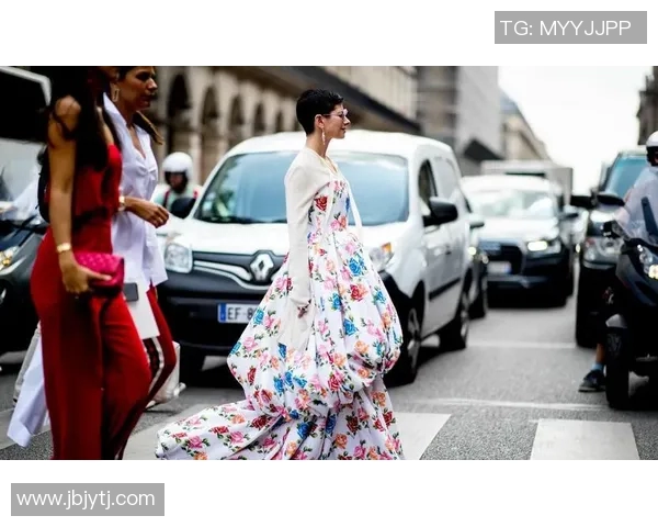 足球明星高清站台图片展示引领潮流时尚风向标